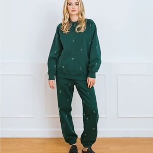 Women's Green Sweatshirt and Pants Set